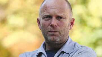 Pričali smo s Borutom Šeparovićem, redateljem nove predstave “Crna knjiga” (o dužničkom ropstvu)