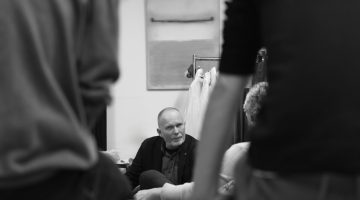 Borut Šeparović:"Nogomet me naučio istini: Kako gomila može nositi ekstazu, strah i manipulaciju – i zašto to danas primjenjujem u kazalištu" – Hello Magazin