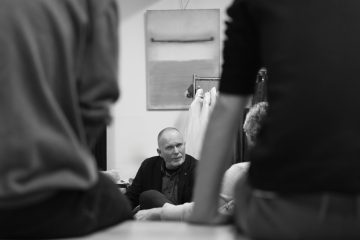 Borut Šeparović:"Nogomet me naučio istini: Kako gomila može nositi ekstazu, strah i manipulaciju – i zašto to danas primjenjujem u kazalištu" – Hello Magazin