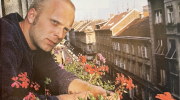 TREBAMO DIĆI REVOLUCIJU